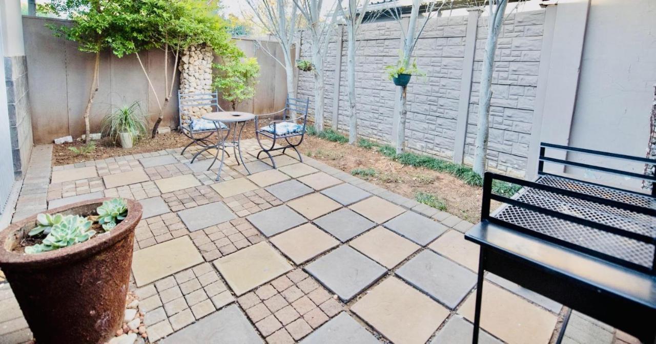 Cottonwood Guesthouse Oasis Bloemfontein Exterior foto
