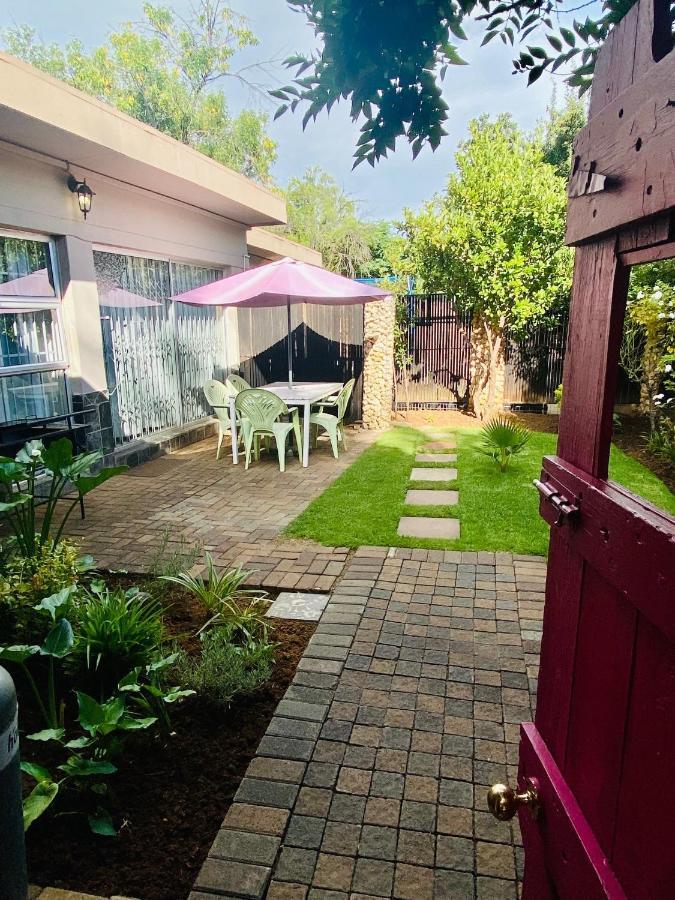 Cottonwood Guesthouse Oasis Bloemfontein Exterior foto