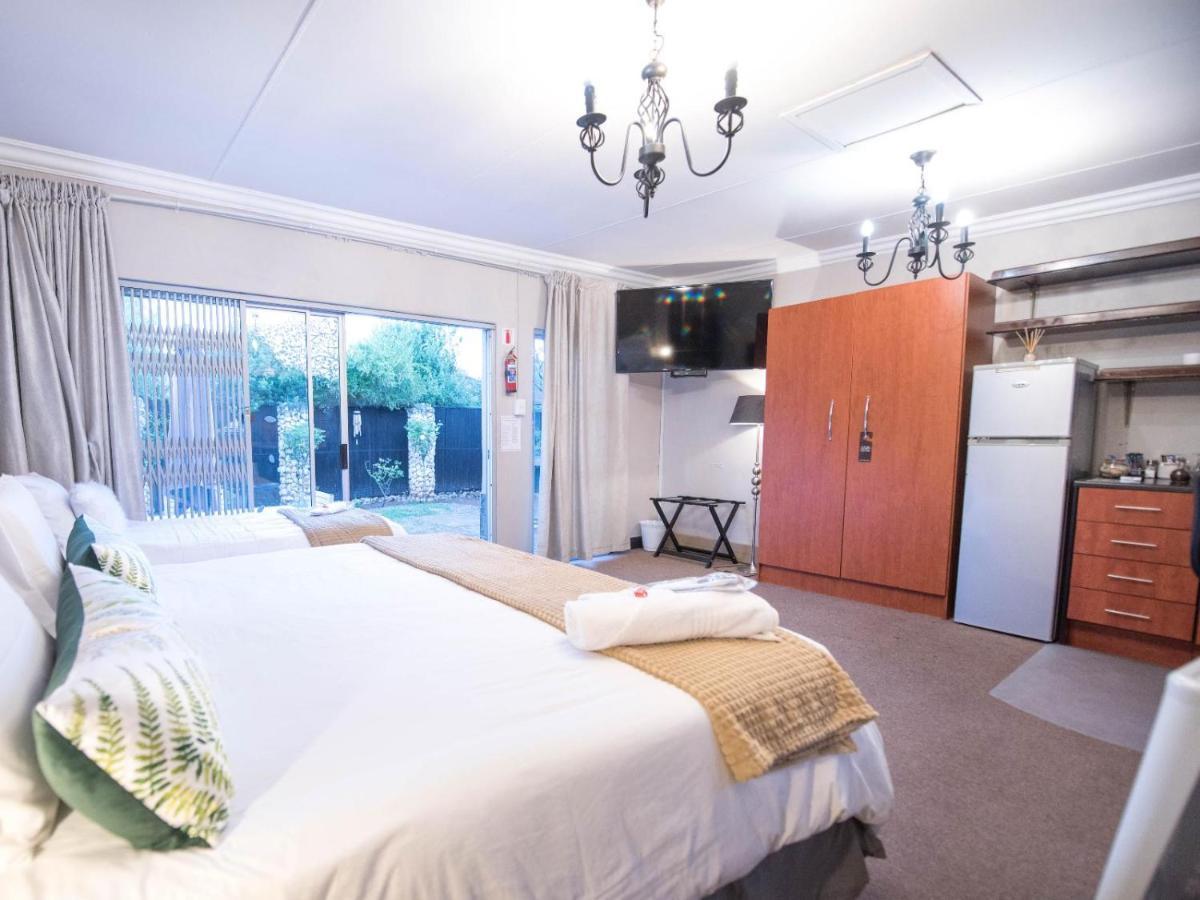 Cottonwood Guesthouse Oasis Bloemfontein Exterior foto